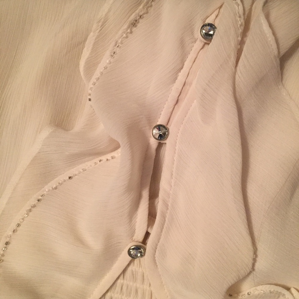 Elegant Guess Ruffle Top - Picture 4 of 6